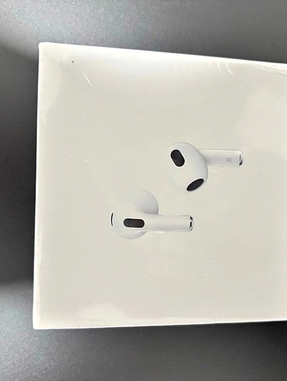 Apple AirPods 3rd generation with MagSafe Charging Case Earbud Headphones NWT
